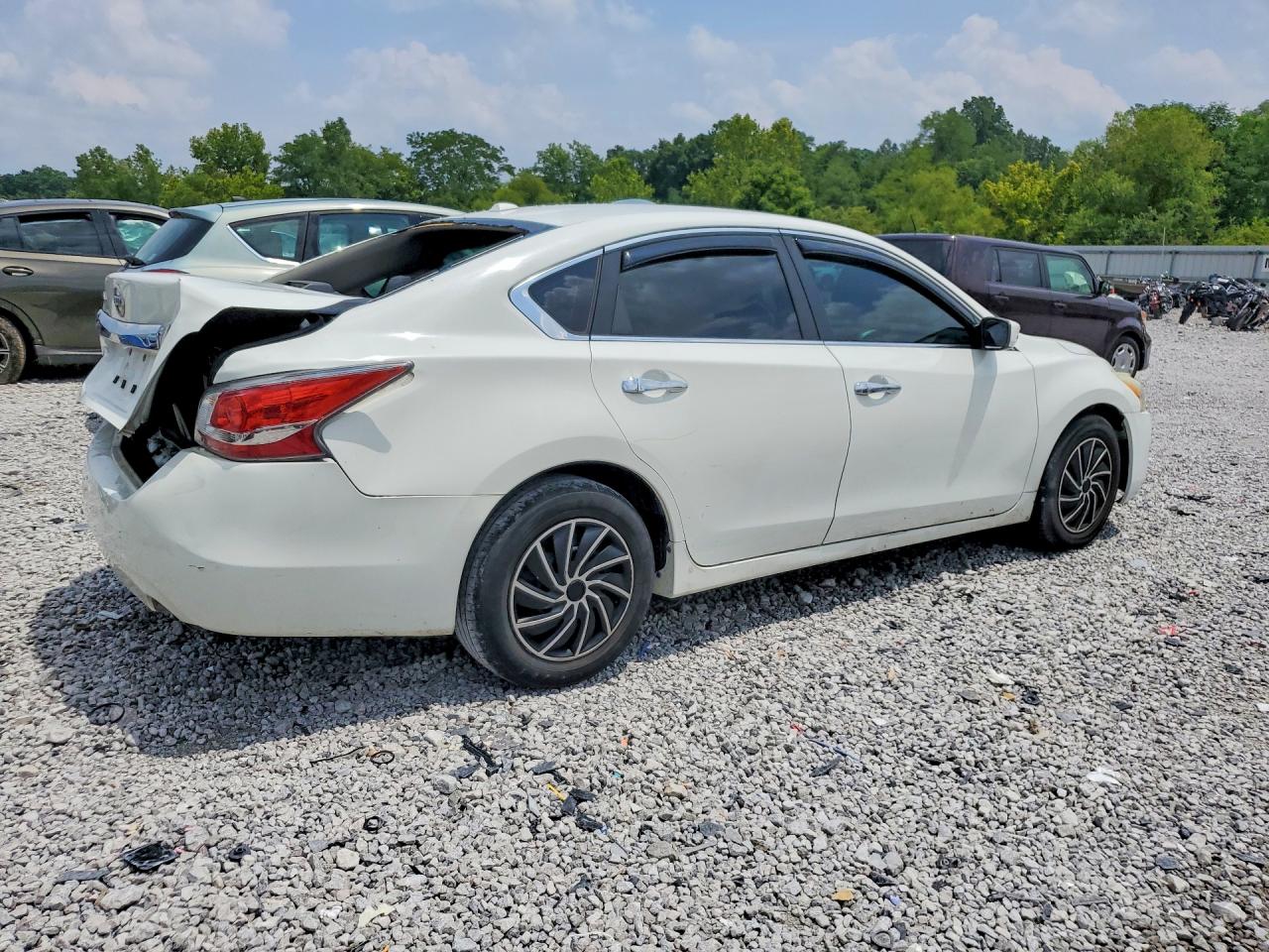 2015 Nissan Altima 2.5 S Белый vin: 1N4AL3AP0FN387658