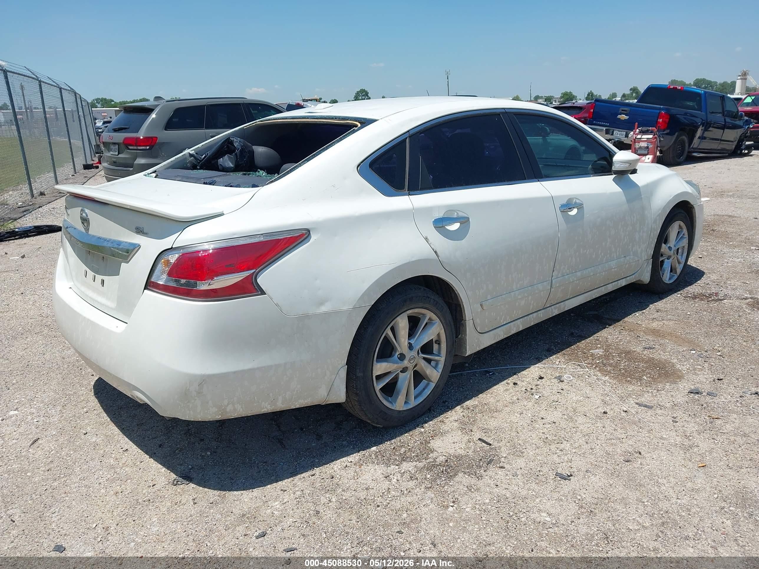 2015 Nissan Altima 2.5/2.5 S/2.5 Sl/2.5 Sv White vin: 1N4AL3AP0FN394495