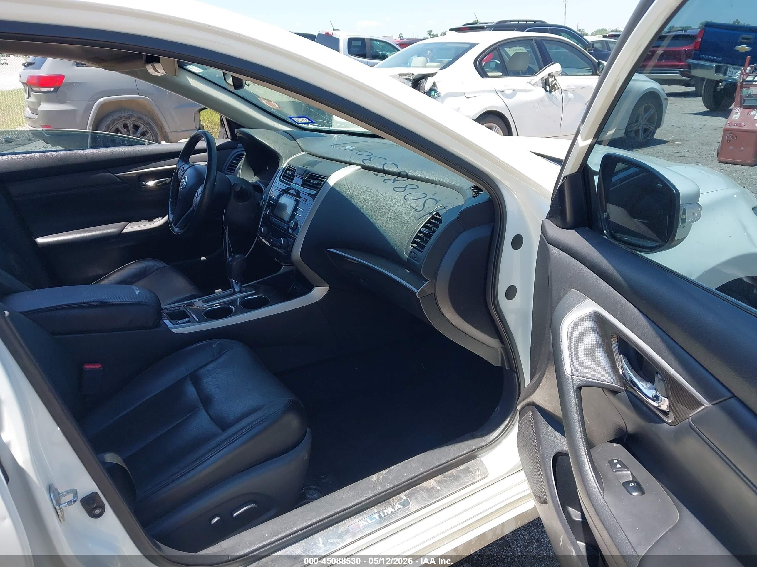 2015 Nissan Altima 2.5/2.5 S/2.5 Sl/2.5 Sv White vin: 1N4AL3AP0FN394495