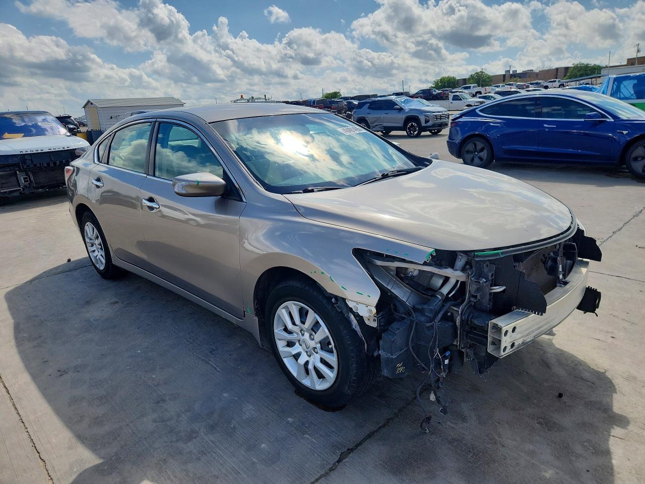 2015 Nissan Altima 2.5 S Beige vin: 1N4AL3AP0FN883625