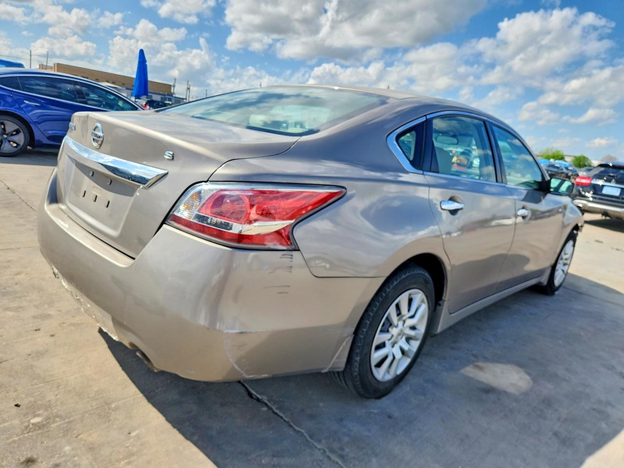 2015 Nissan Altima 2.5 S Beige vin: 1N4AL3AP0FN883625