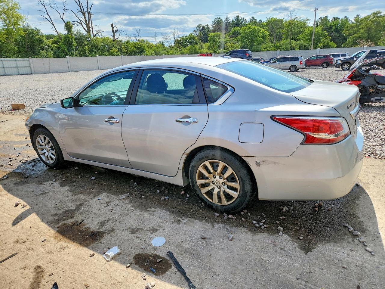 2015 Nissan Altima 2.5 S Серебряный vin: 1N4AL3AP0FN888551