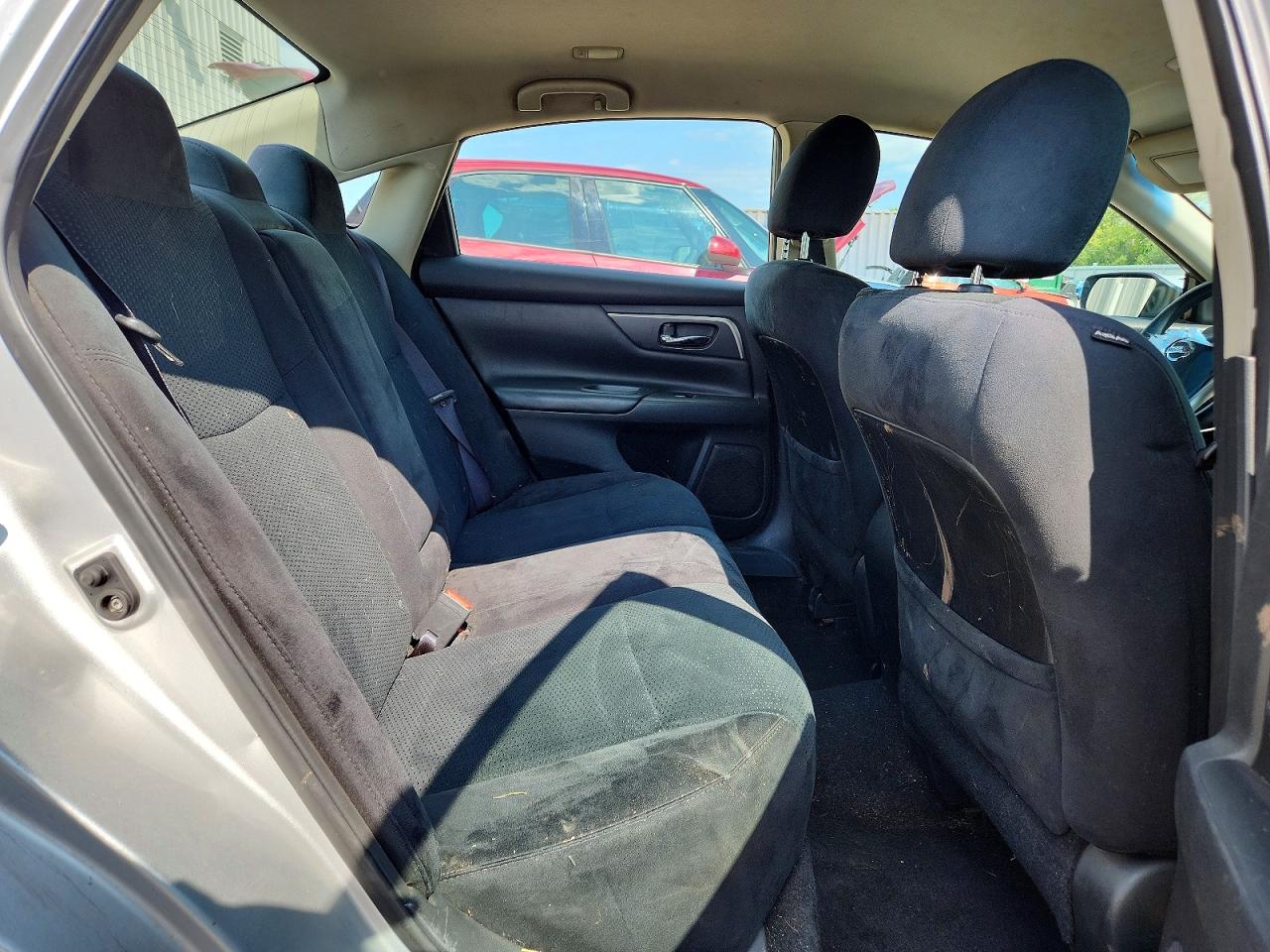 2015 Nissan Altima 2.5 S Серебряный vin: 1N4AL3AP0FN888551