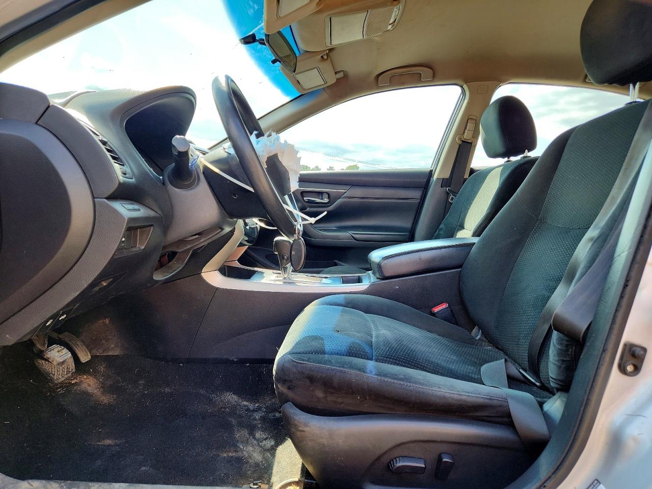 2015 Nissan Altima 2.5 S Серебряный vin: 1N4AL3AP0FN888551