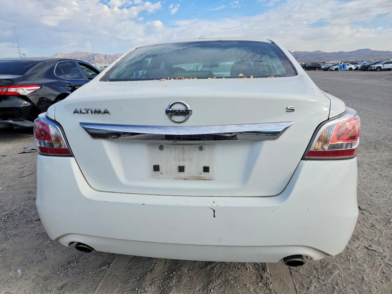 2015 Nissan Altima 2.5 Sv White vin: 1N4AL3AP0FN894835