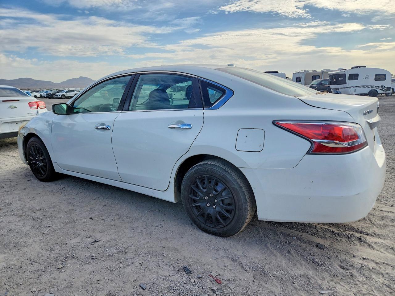 2015 Nissan Altima 2.5 Sv White vin: 1N4AL3AP0FN894835