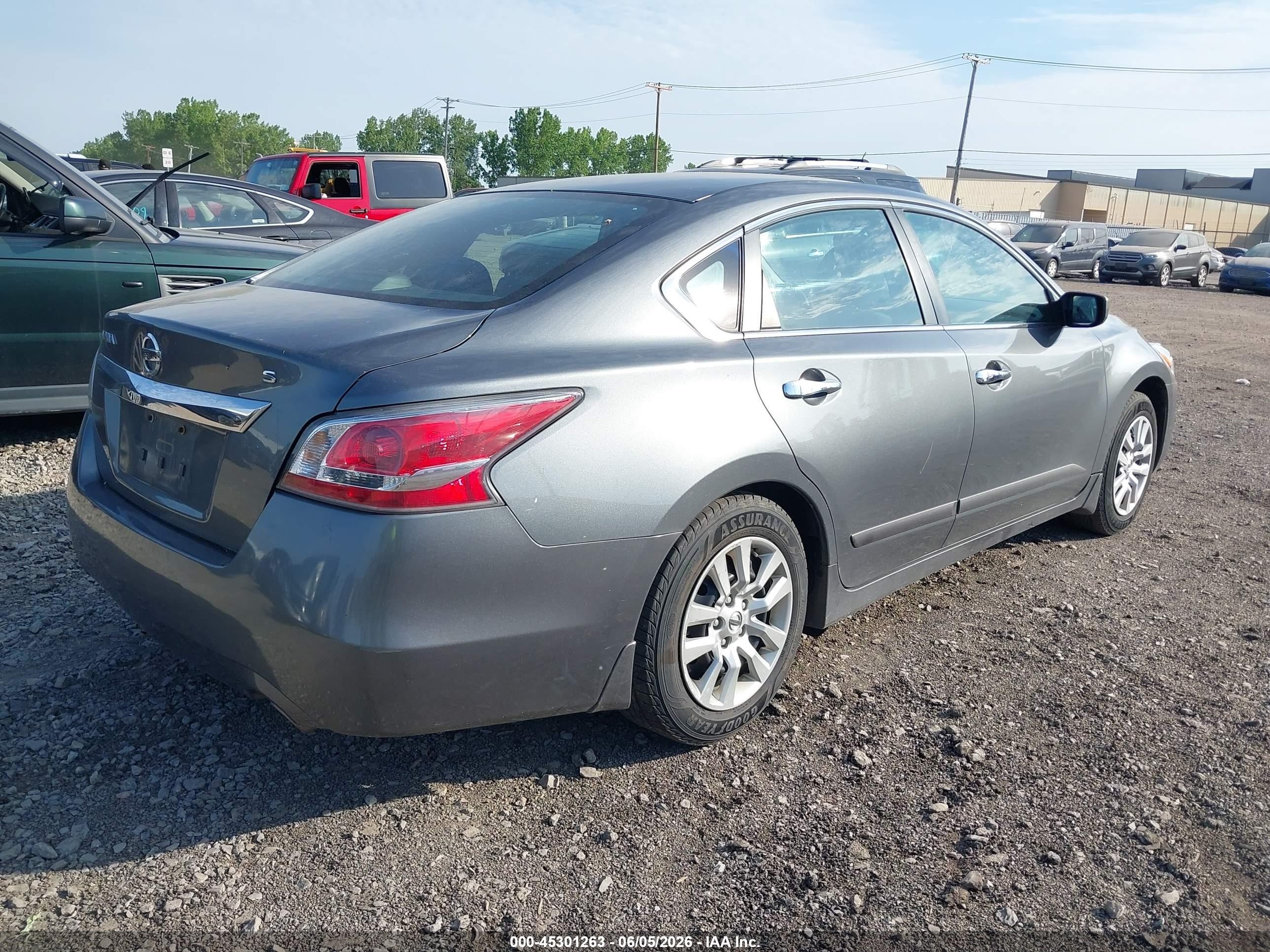 2015 Nissan Altima 2.5 S Серый vin: 1N4AL3AP0FN909933