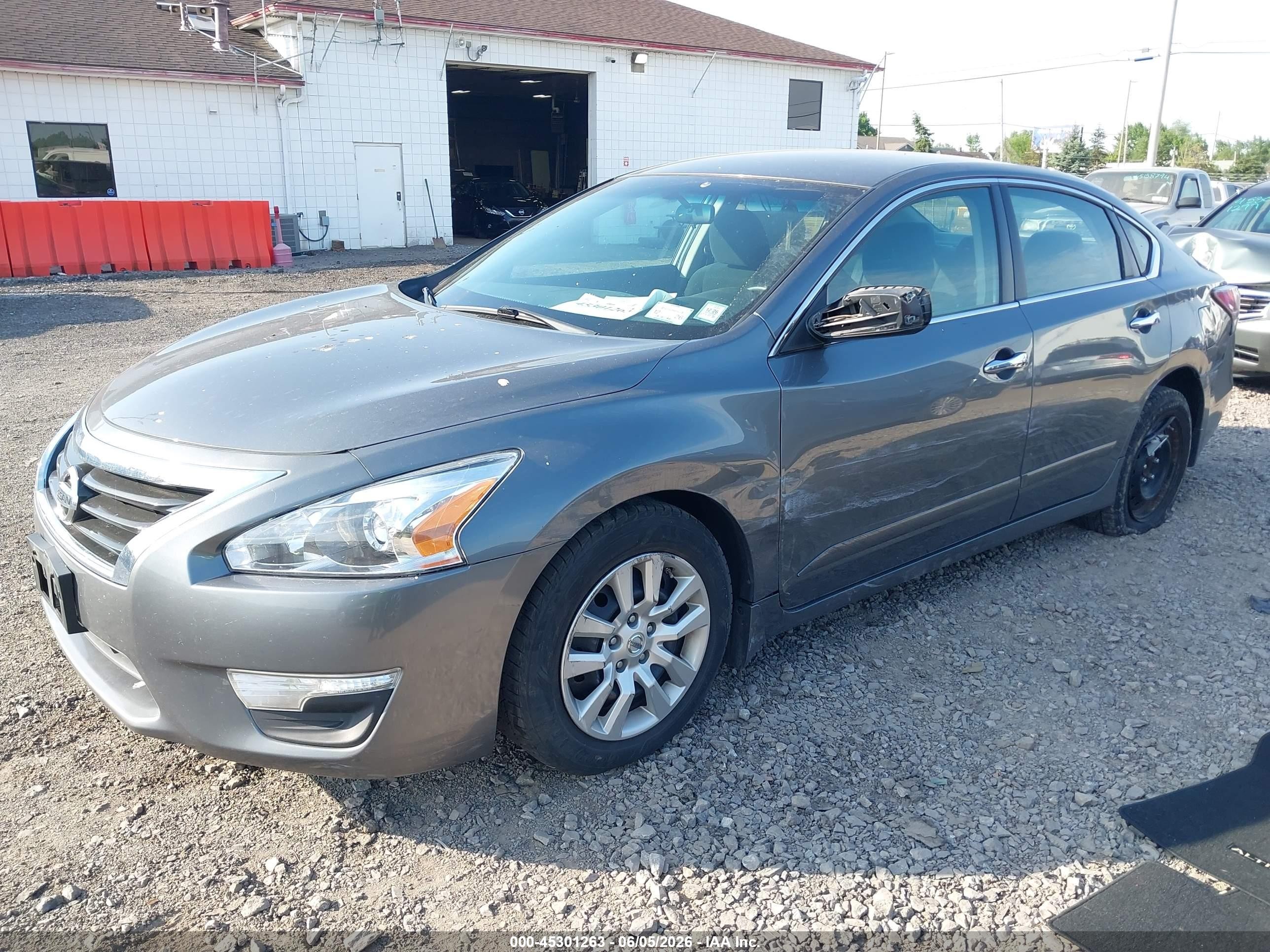 2015 Nissan Altima 2.5 S Серый vin: 1N4AL3AP0FN909933