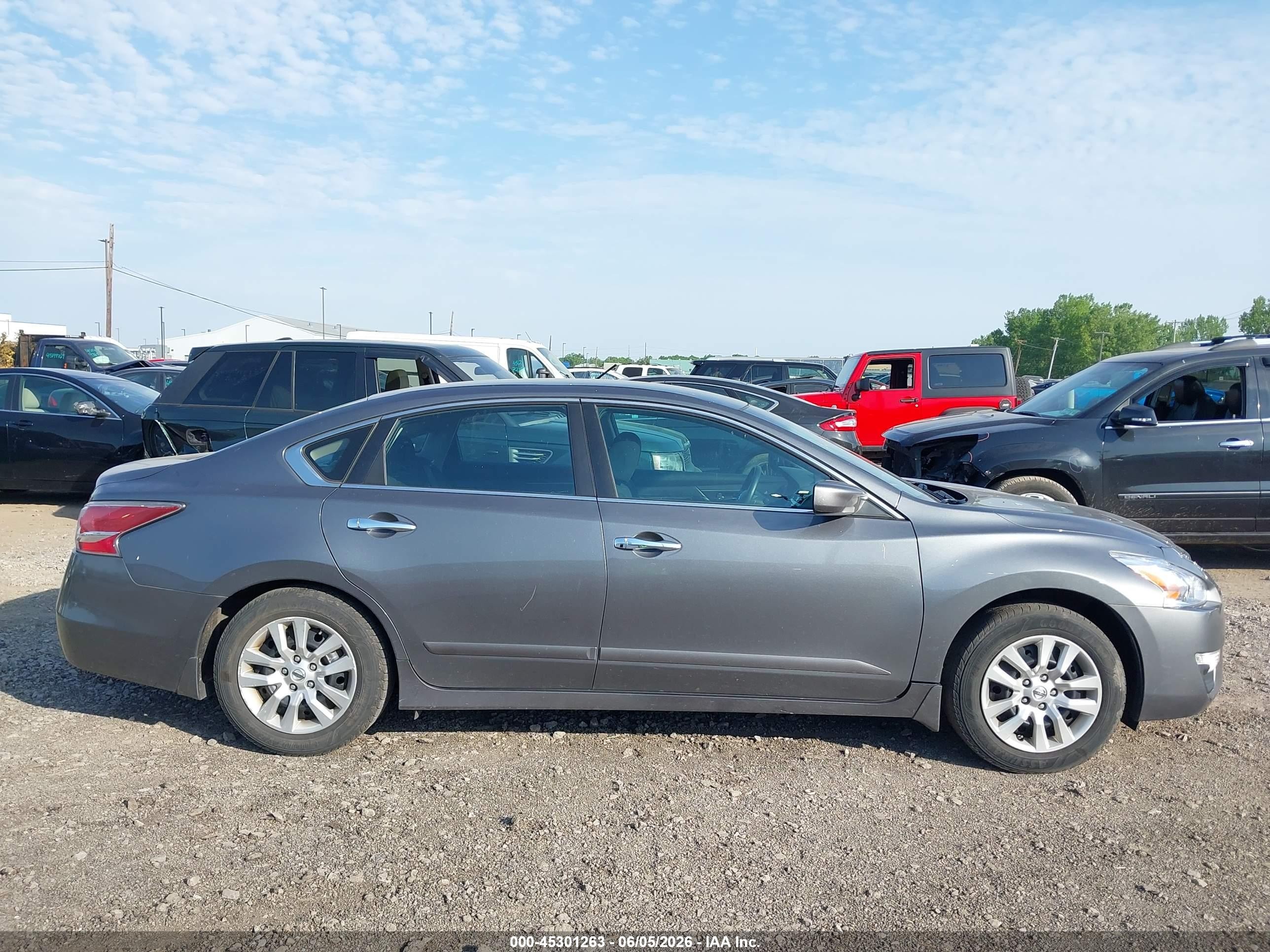 2015 Nissan Altima 2.5 S Серый vin: 1N4AL3AP0FN909933
