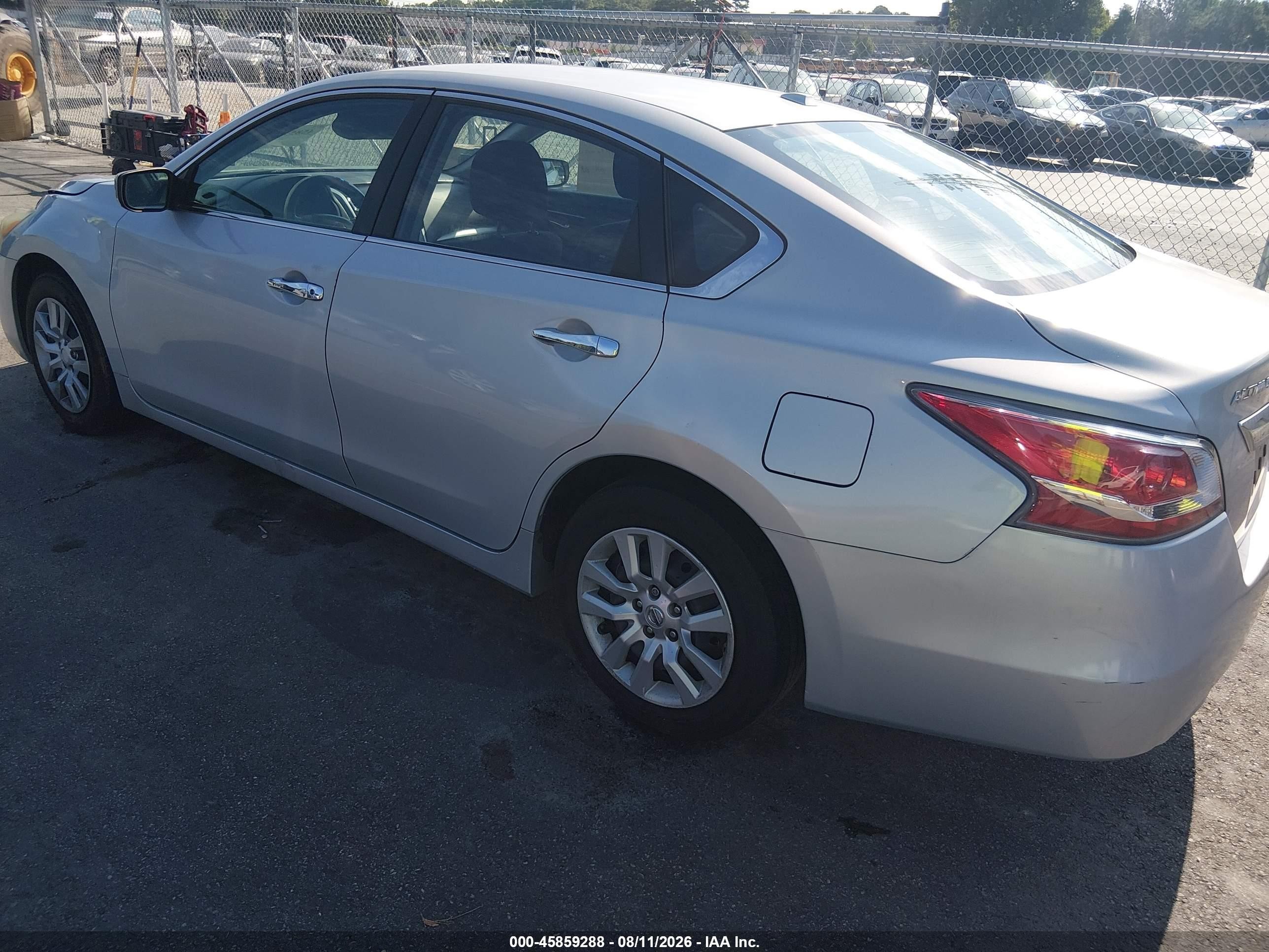 2015 Nissan Altima 2.5 S Silver vin: 1N4AL3AP0FN911620