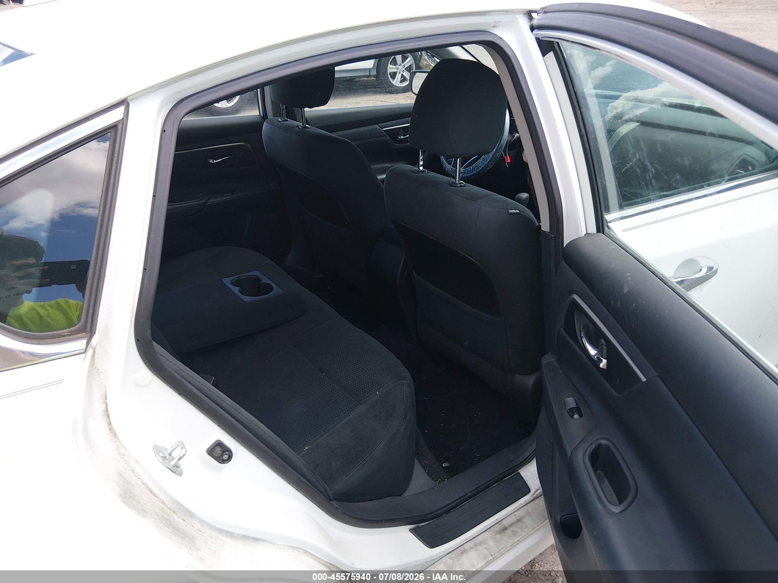 2015 Nissan Altima 2.5 S White vin: 1N4AL3AP0FN912041