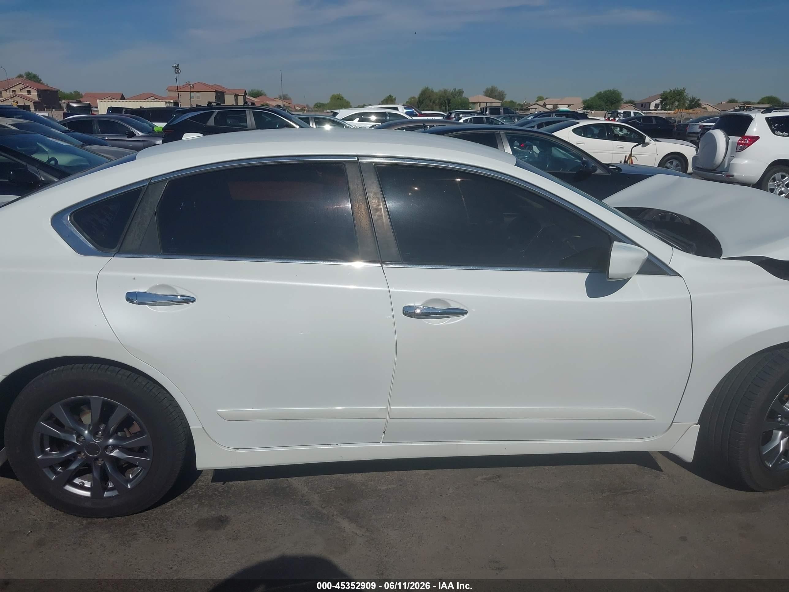 2015 Nissan Altima 2.5 S White vin: 1N4AL3AP0FN916204
