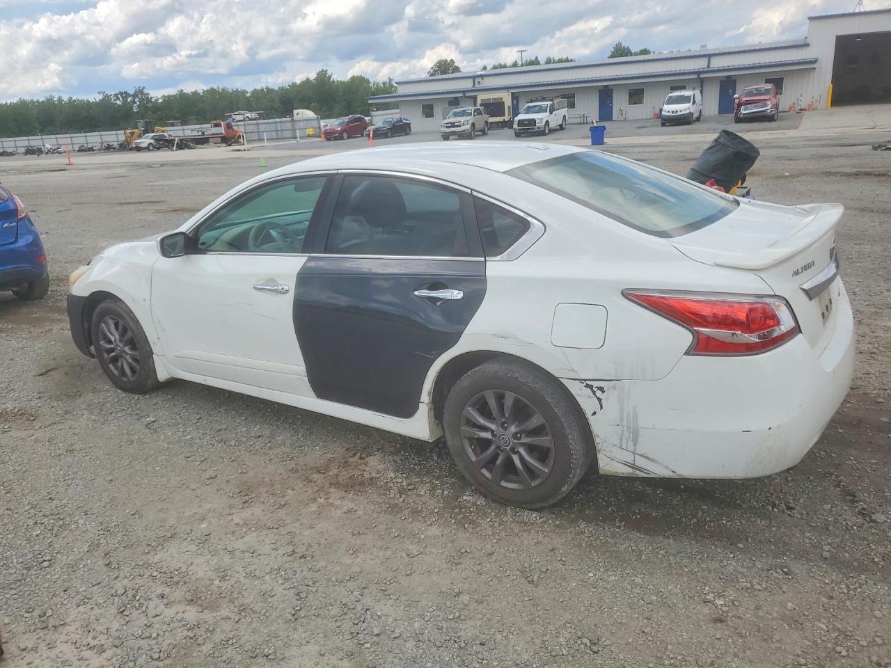 2015 Nissan Altima 2.5 S White vin: 1N4AL3AP0FN921452