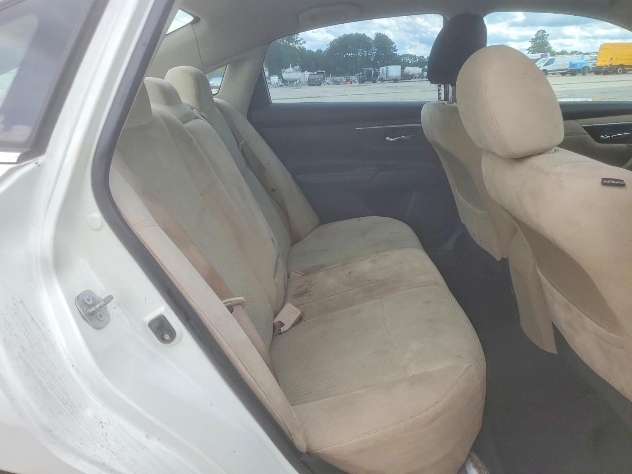 2015 Nissan Altima 2.5 S White vin: 1N4AL3AP0FN921452