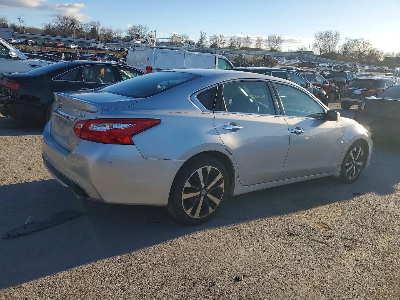 2016 Nissan Altima 2.5 Silver vin: 1N4AL3AP0GC282535