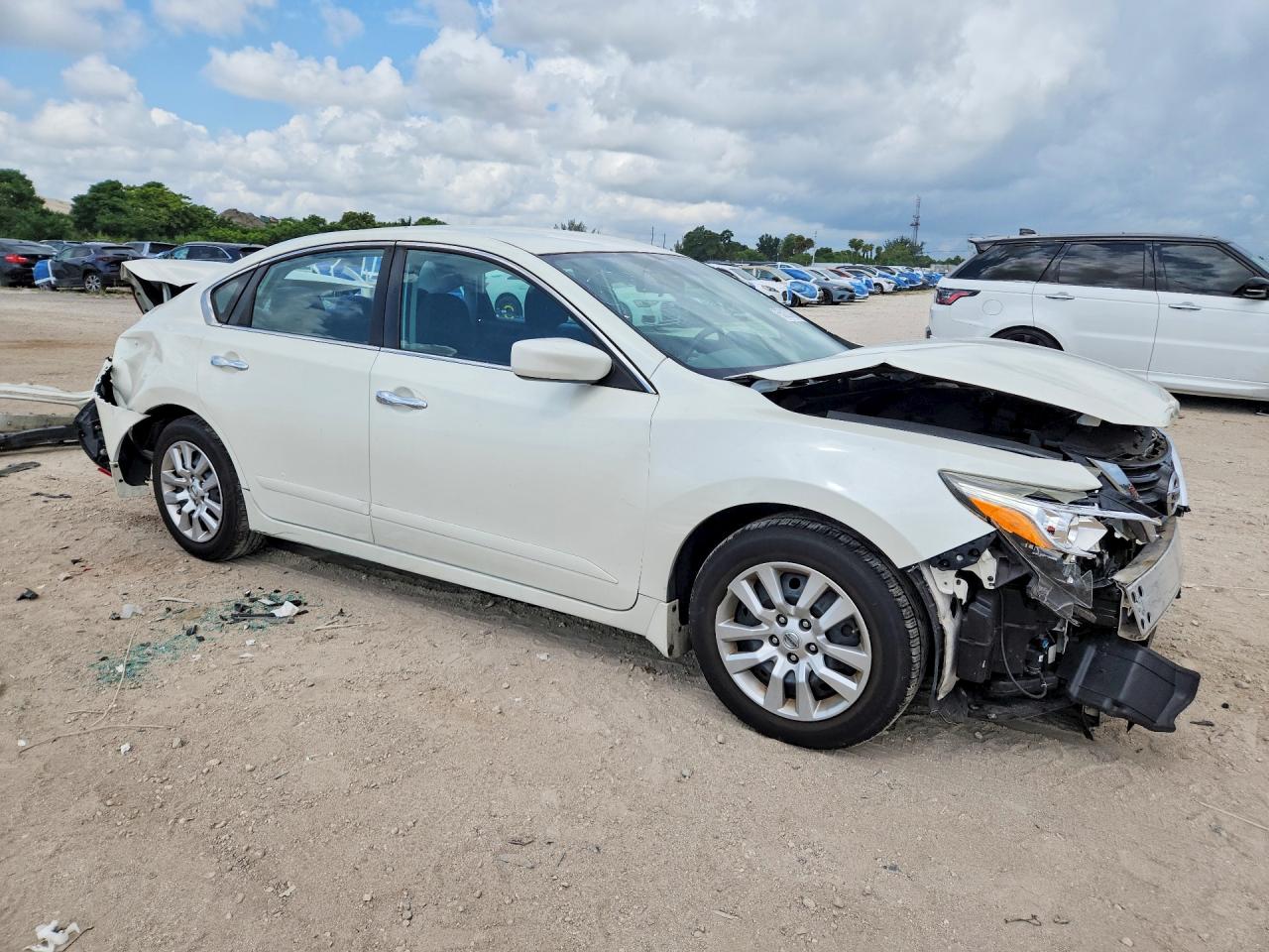 2017 Nissan Altima 2.5 S White vin: 1N4AL3AP0HC128621
