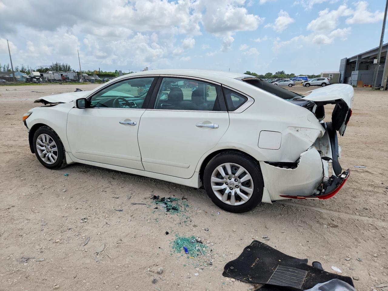 2017 Nissan Altima 2.5 S White vin: 1N4AL3AP0HC128621