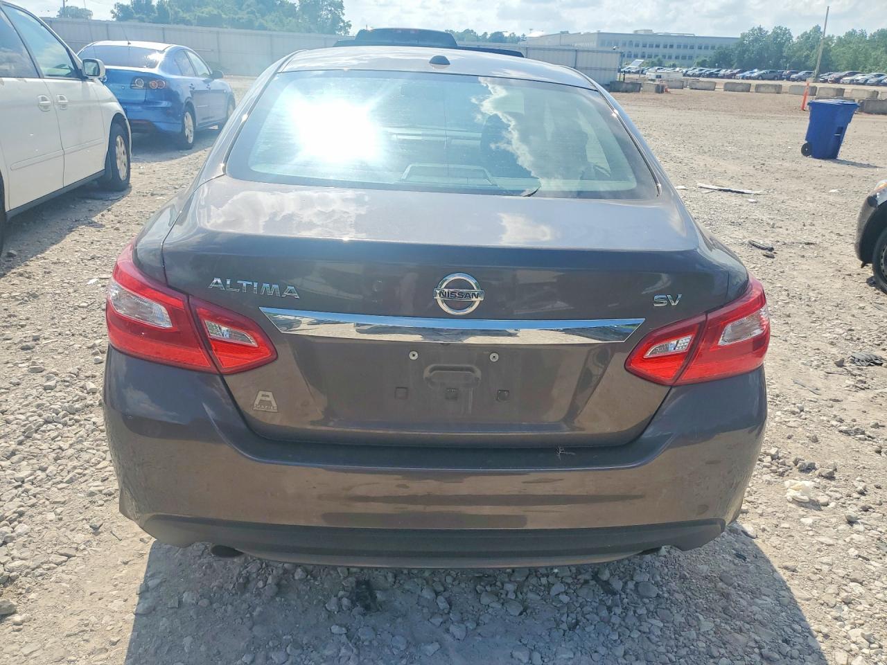 2017 Nissan Altima 2.5 Sv Brown vin: 1N4AL3AP0HC163109