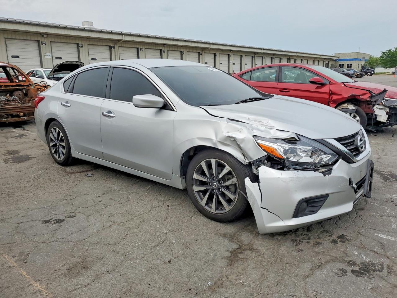2017 Nissan Altima 2.5 Sv Серебряный vin: 1N4AL3AP0HC207173