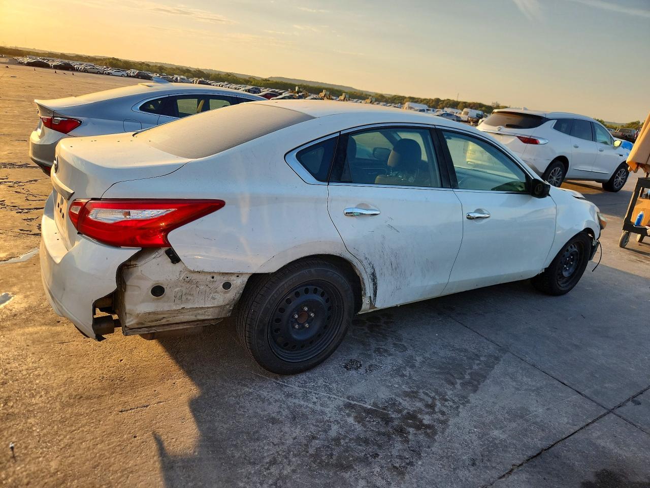 2017 Nissan Altima 2.5 S White vin: 1N4AL3AP0HN324272