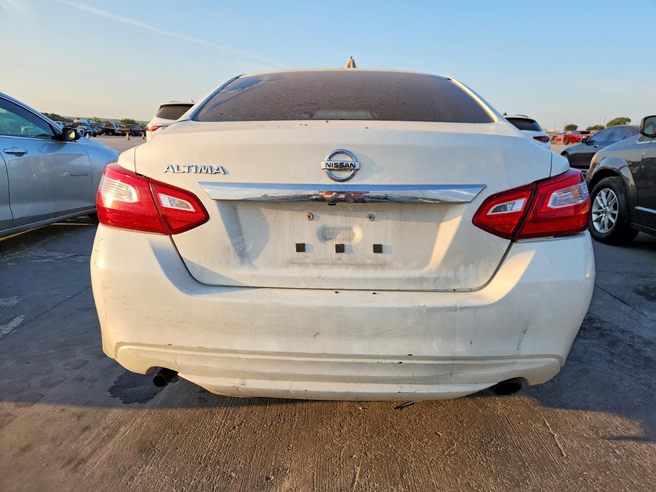 2017 Nissan Altima 2.5 S White vin: 1N4AL3AP0HN324272