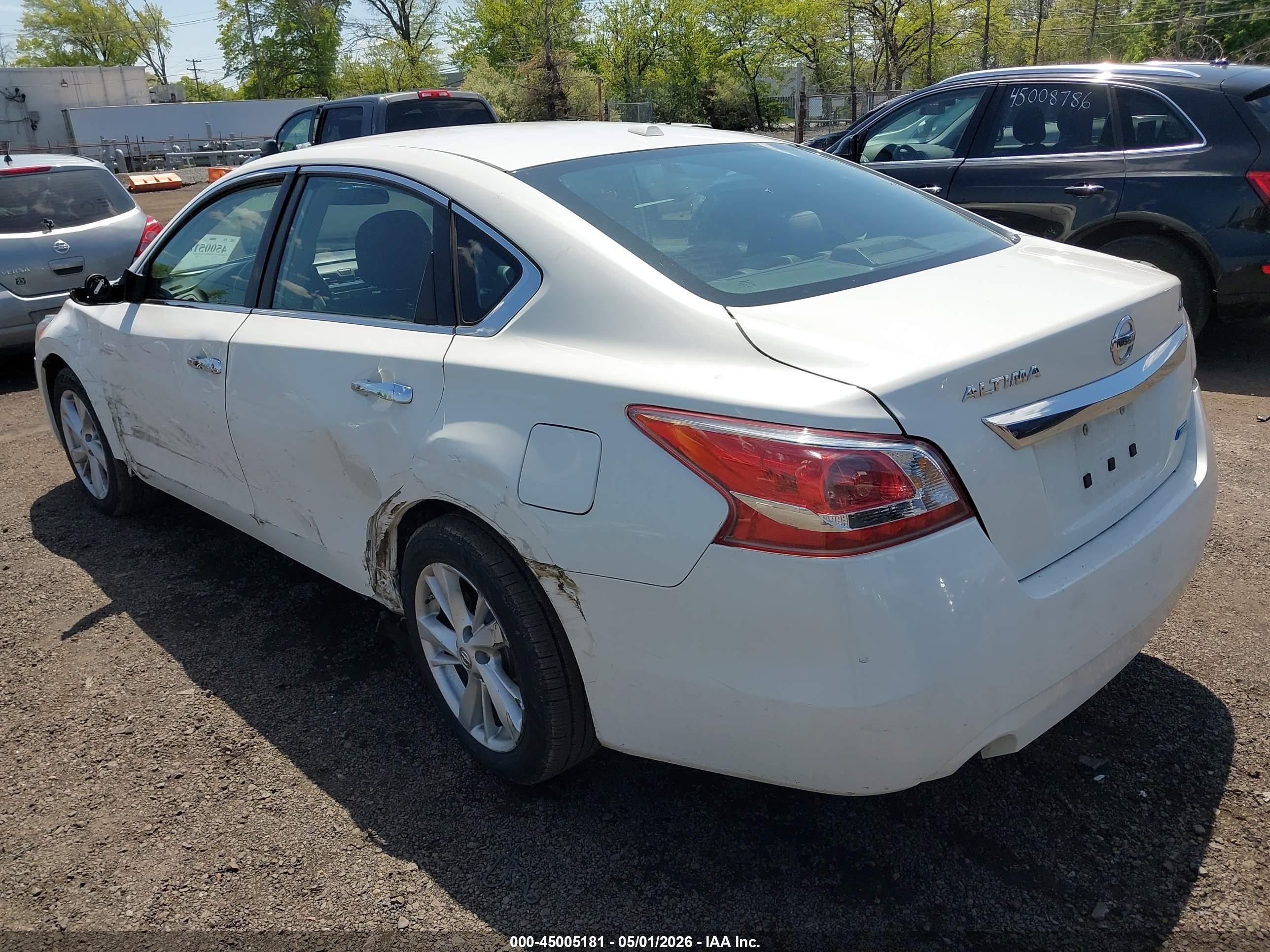 2013 Nissan Altima 2.5 Sv White vin: 1N4AL3AP1DC102765