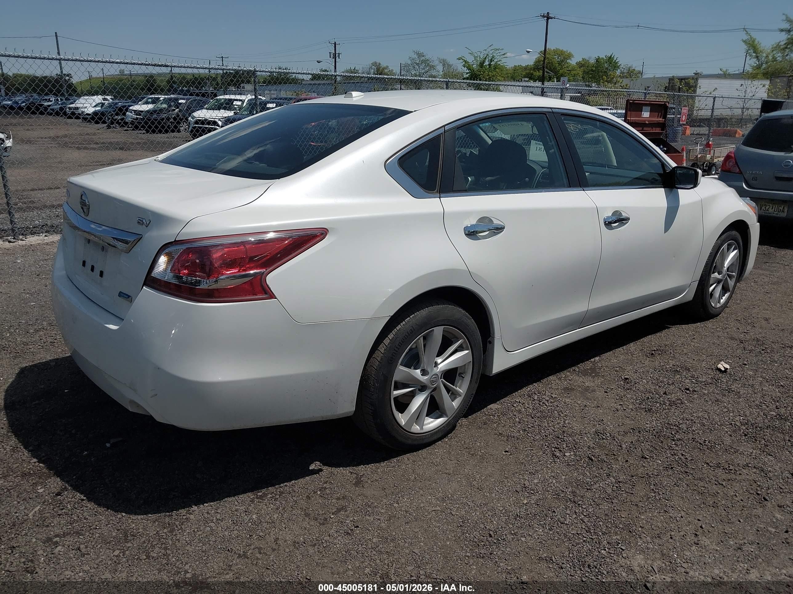2013 Nissan Altima 2.5 Sv White vin: 1N4AL3AP1DC102765