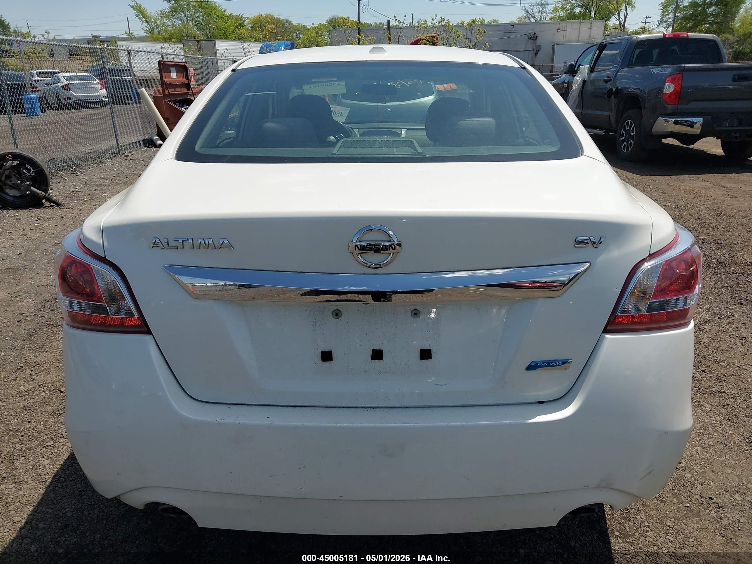 2013 Nissan Altima 2.5 Sv White vin: 1N4AL3AP1DC102765