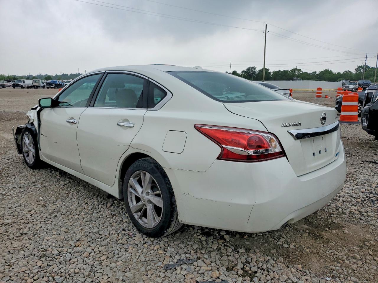2013 Nissan Altima 2.5 White vin: 1N4AL3AP1DC104029