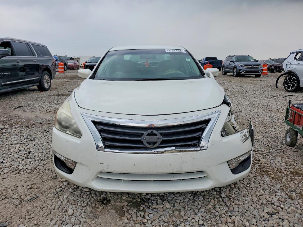2013 Nissan Altima 2.5 White vin: 1N4AL3AP1DC104029