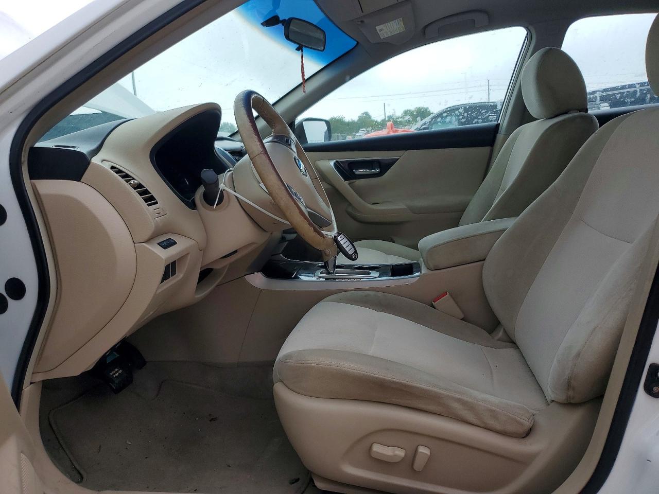 2013 Nissan Altima 2.5 White vin: 1N4AL3AP1DC104029