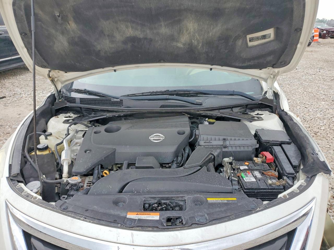 2013 Nissan Altima 2.5 White vin: 1N4AL3AP1DC104029