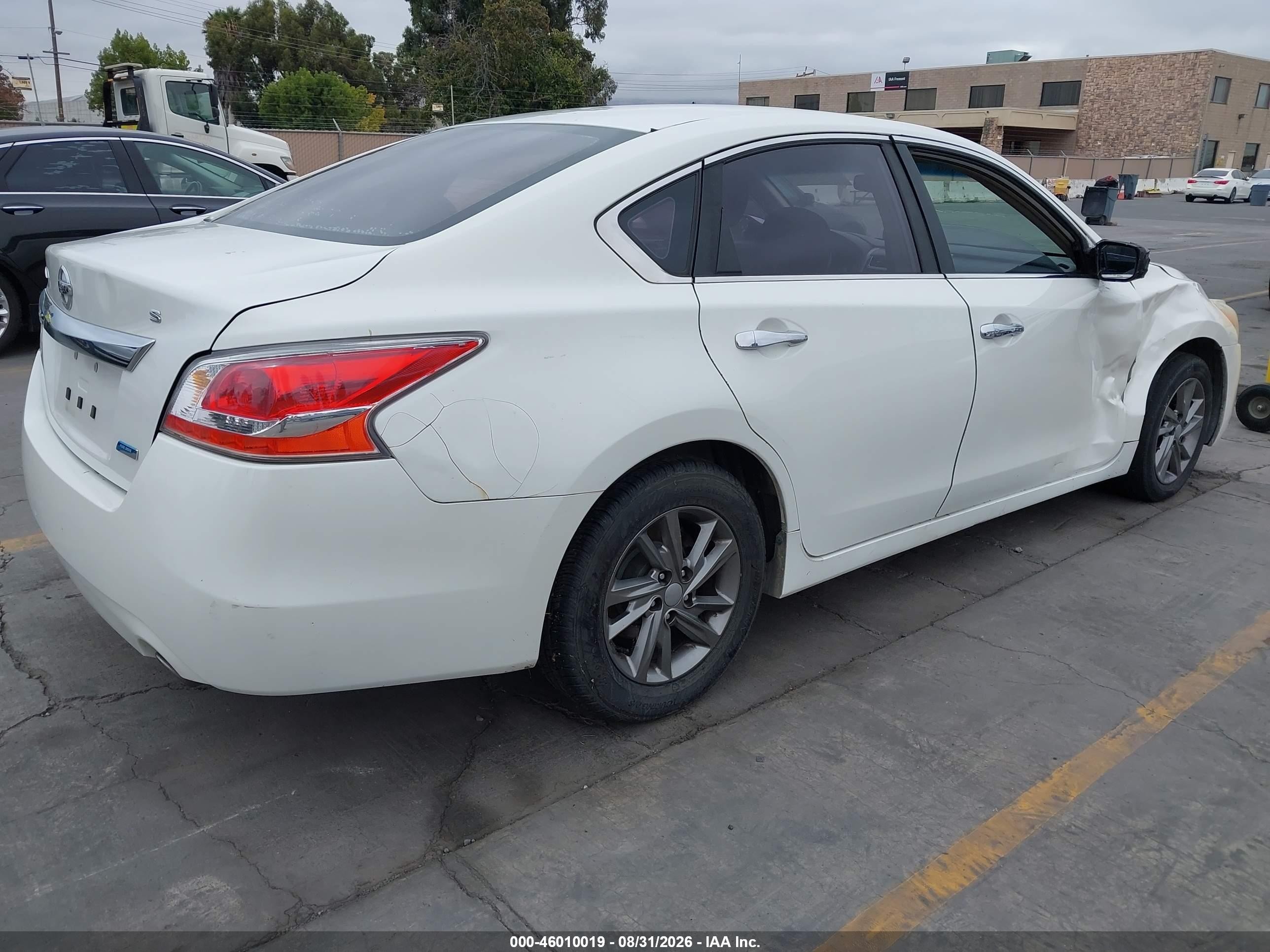 2013 Nissan Altima 2.5 S White vin: 1N4AL3AP1DC107884
