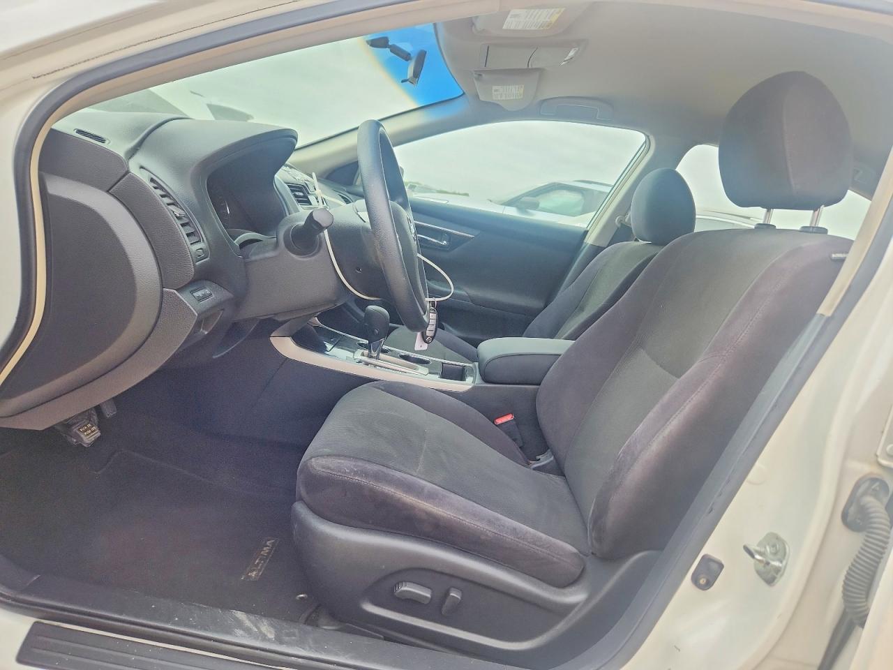 2013 Nissan Altima 2.5 White vin: 1N4AL3AP1DC124278