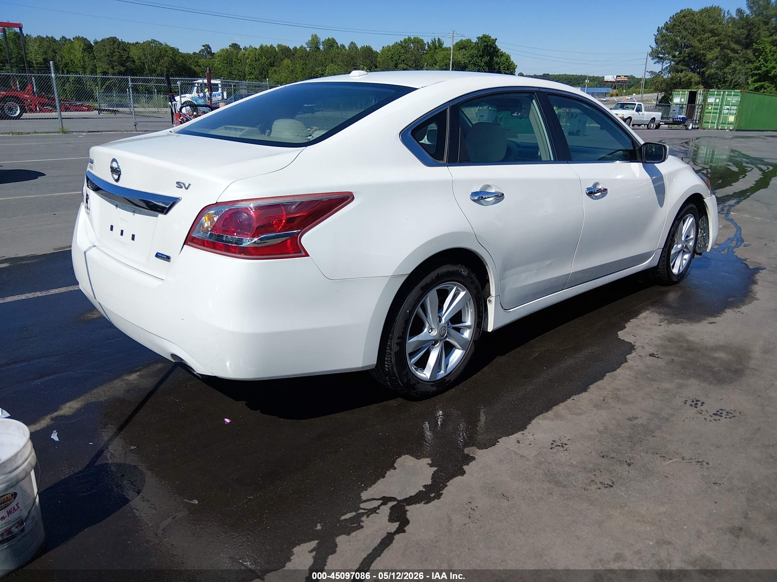 2013 Nissan Altima 2.5 Sv White vin: 1N4AL3AP1DC143588