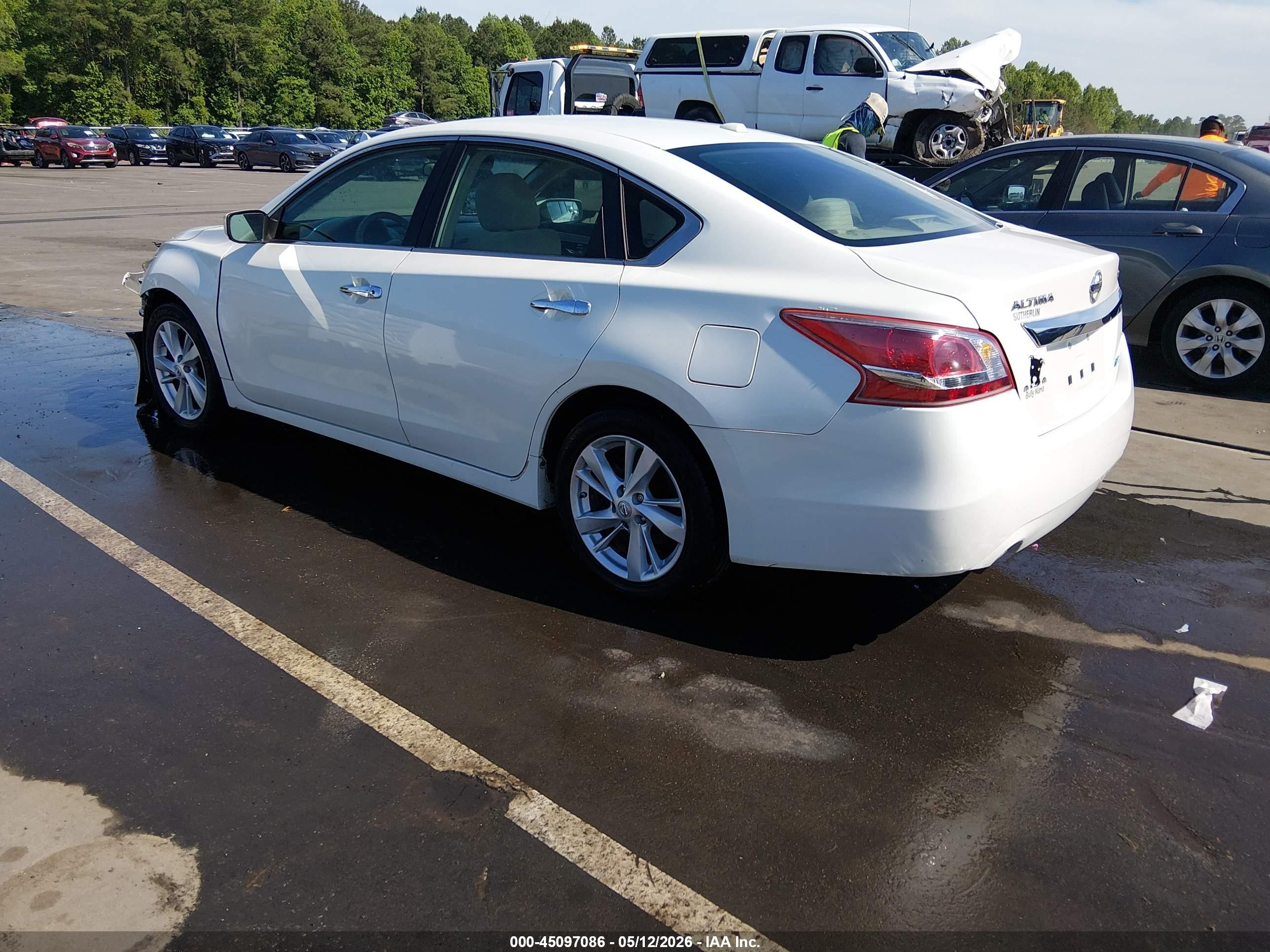 2013 Nissan Altima 2.5 Sv White vin: 1N4AL3AP1DC143588
