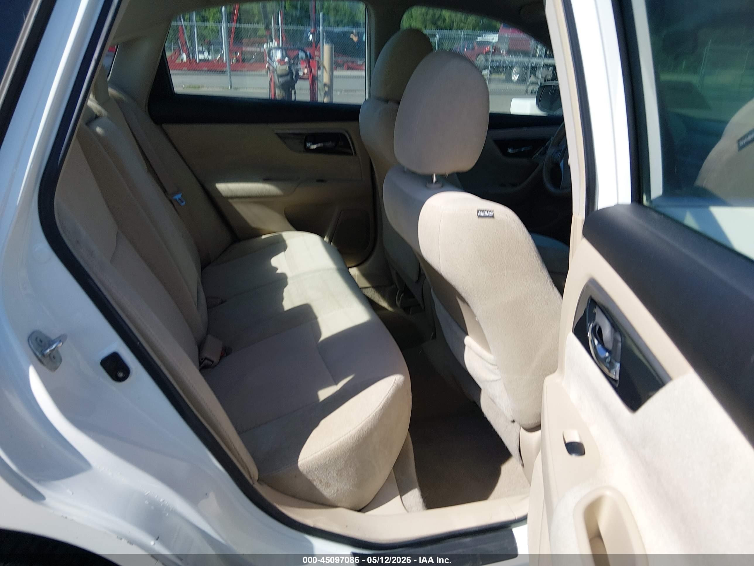 2013 Nissan Altima 2.5 Sv White vin: 1N4AL3AP1DC143588