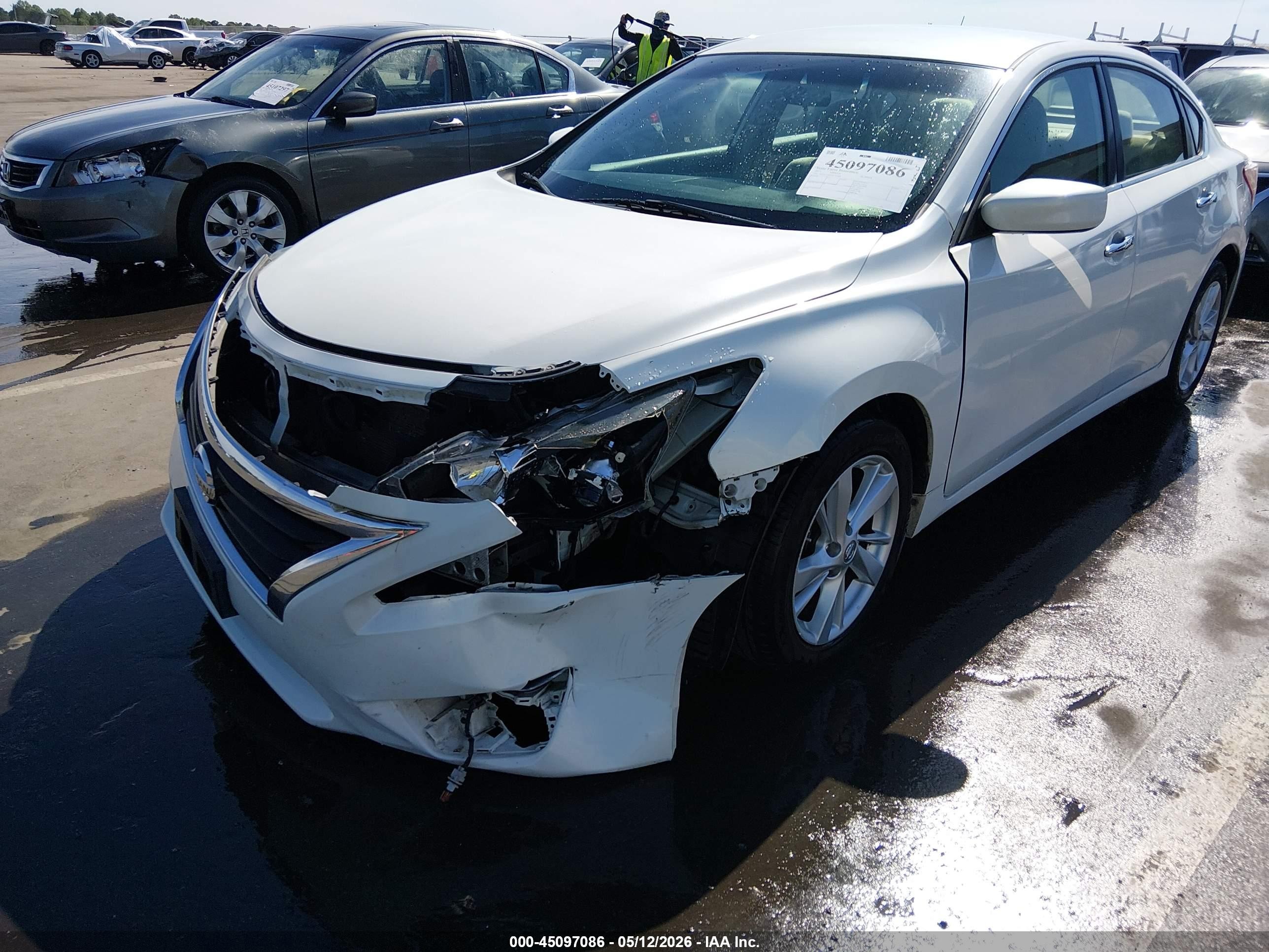 2013 Nissan Altima 2.5 Sv White vin: 1N4AL3AP1DC143588