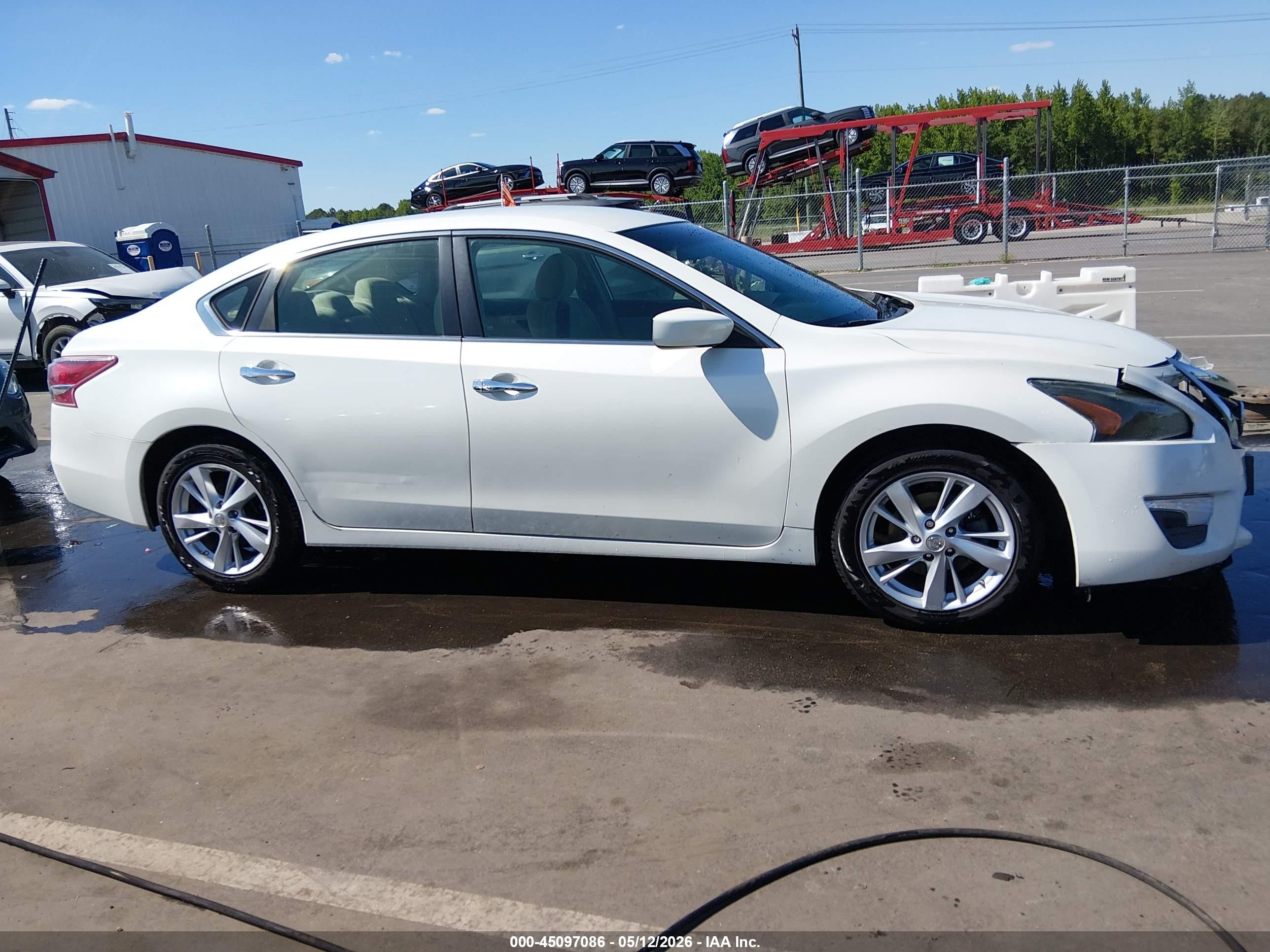 2013 Nissan Altima 2.5 Sv White vin: 1N4AL3AP1DC143588