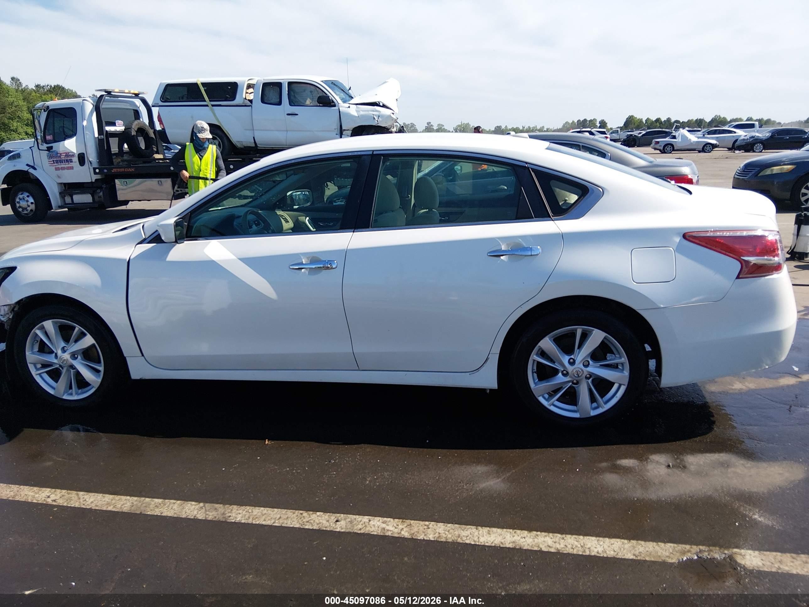 2013 Nissan Altima 2.5 Sv White vin: 1N4AL3AP1DC143588
