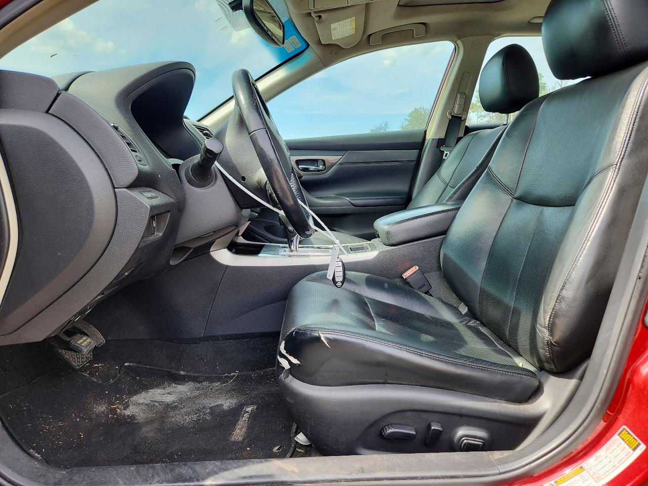 2013 Nissan Altima 2.5 Red vin: 1N4AL3AP1DC144899