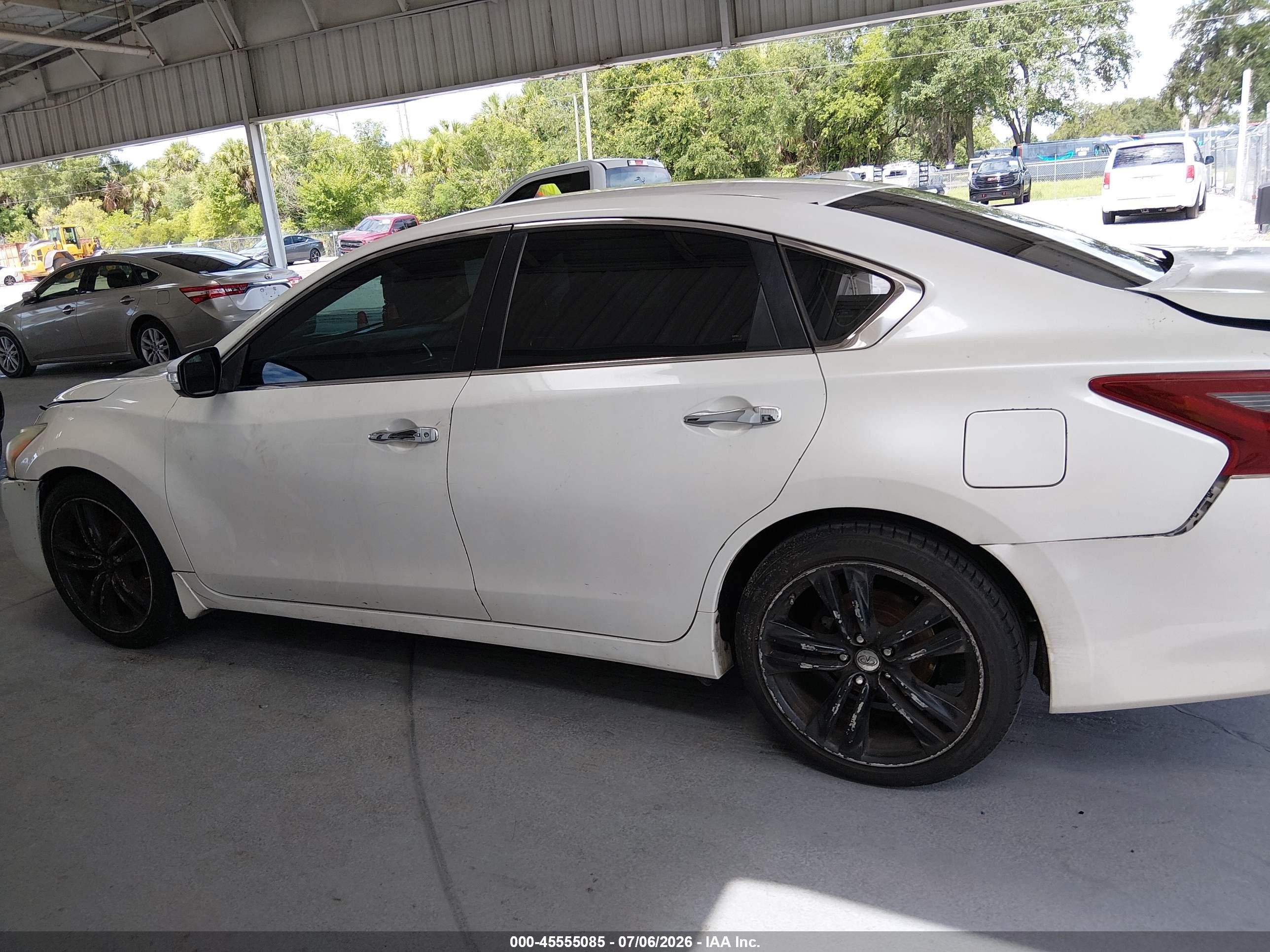 2013 Nissan Altima 2.5 Sv White vin: 1N4AL3AP1DC195903
