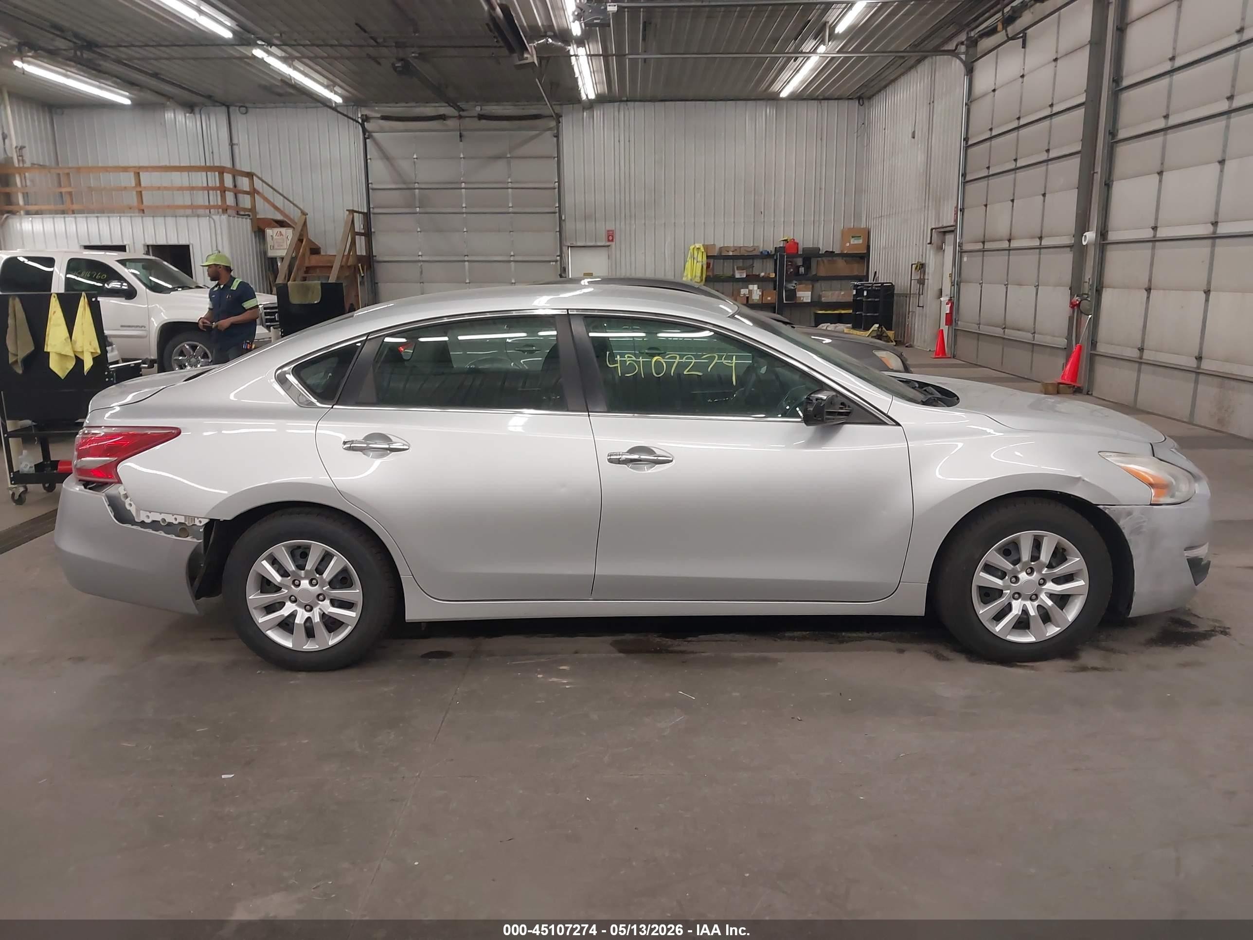 2013 Nissan Altima 2.5 S Silver vin: 1N4AL3AP1DC231069