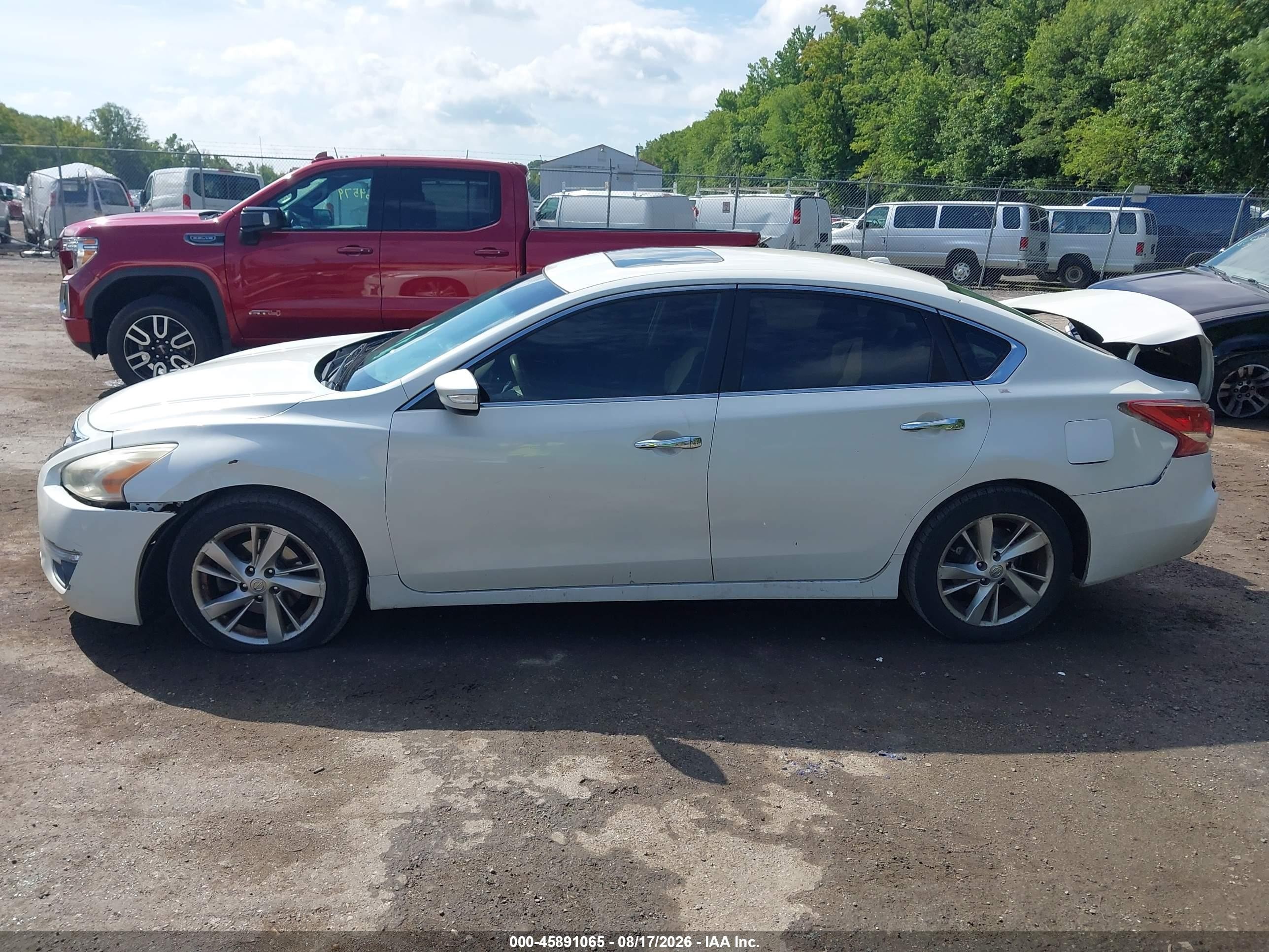 2013 Nissan Altima 2.5 Sv Белый vin: 1N4AL3AP1DC236787