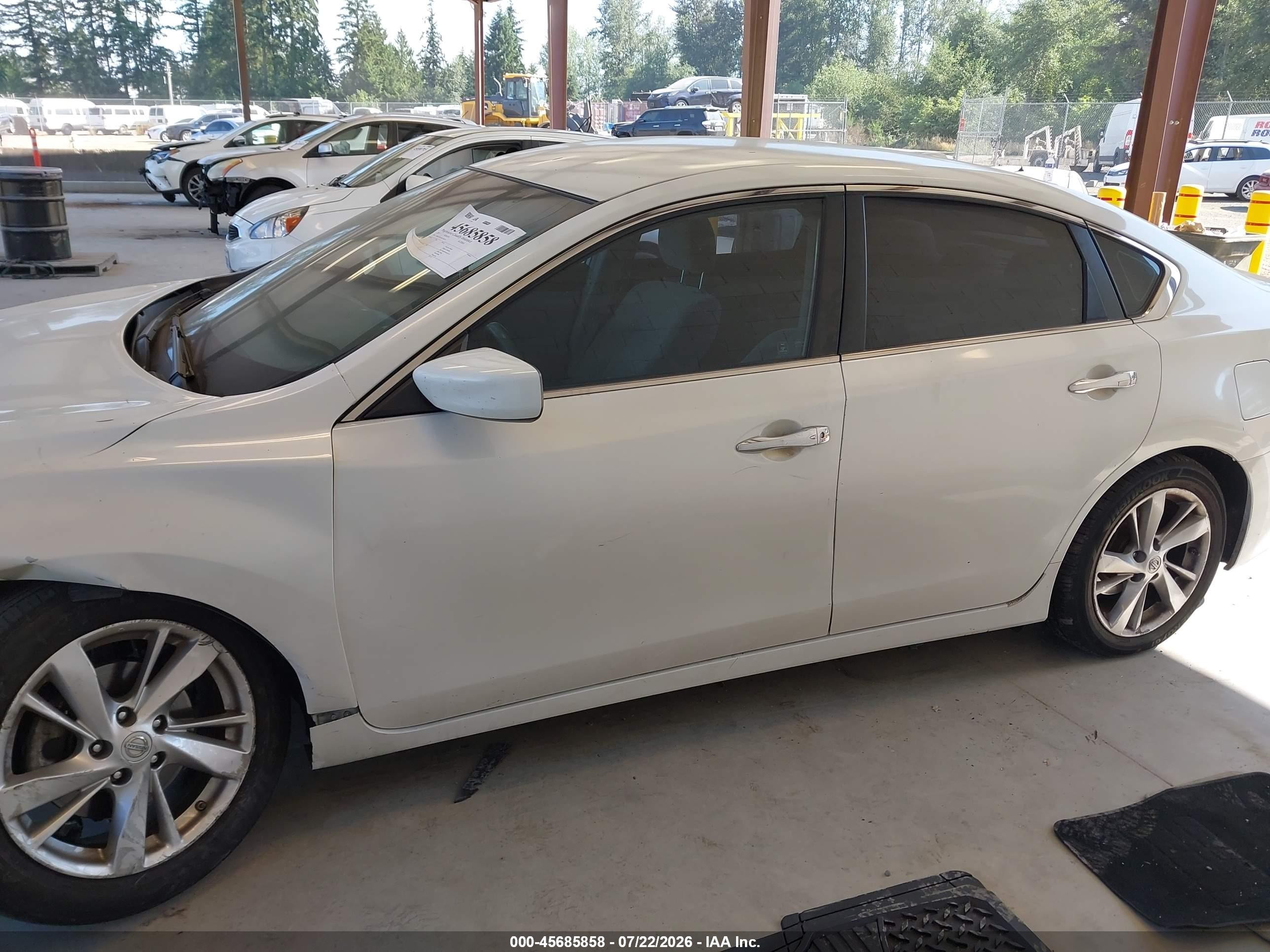 2013 Nissan Altima 2.5 Sv White vin: 1N4AL3AP1DC244534