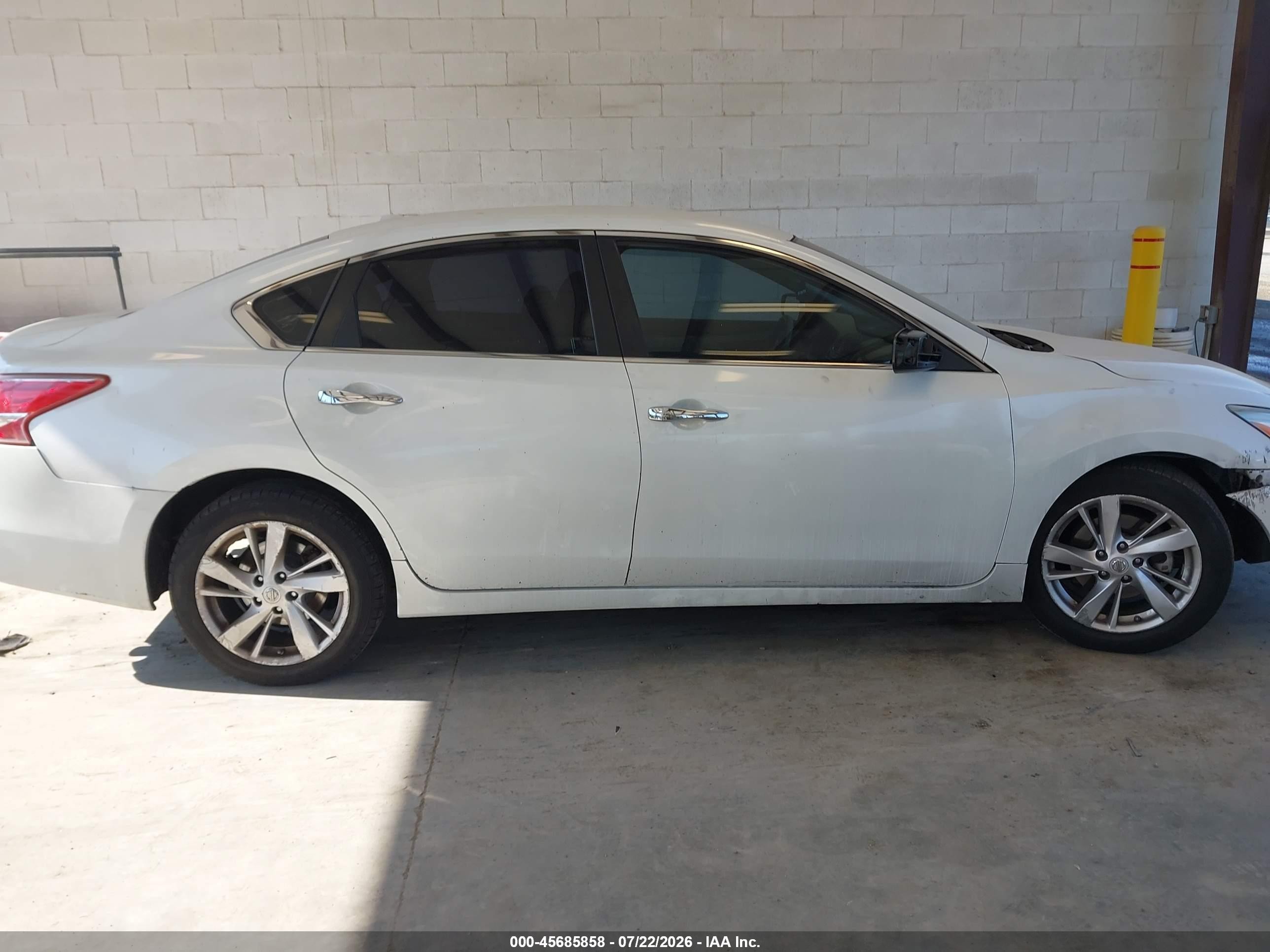 2013 Nissan Altima 2.5 Sv White vin: 1N4AL3AP1DC244534