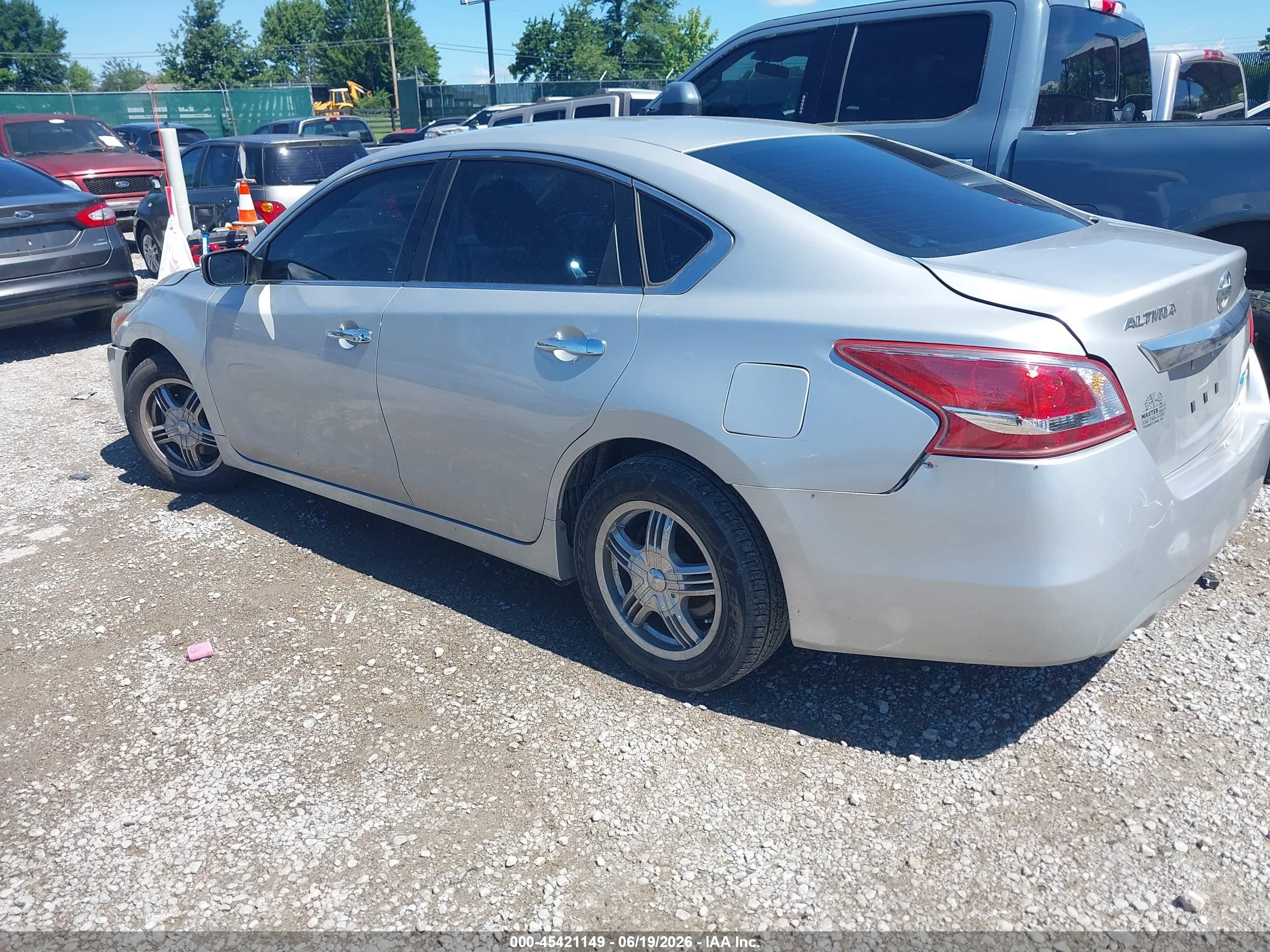 2013 Nissan Altima 2.5 S Silver vin: 1N4AL3AP1DC268316