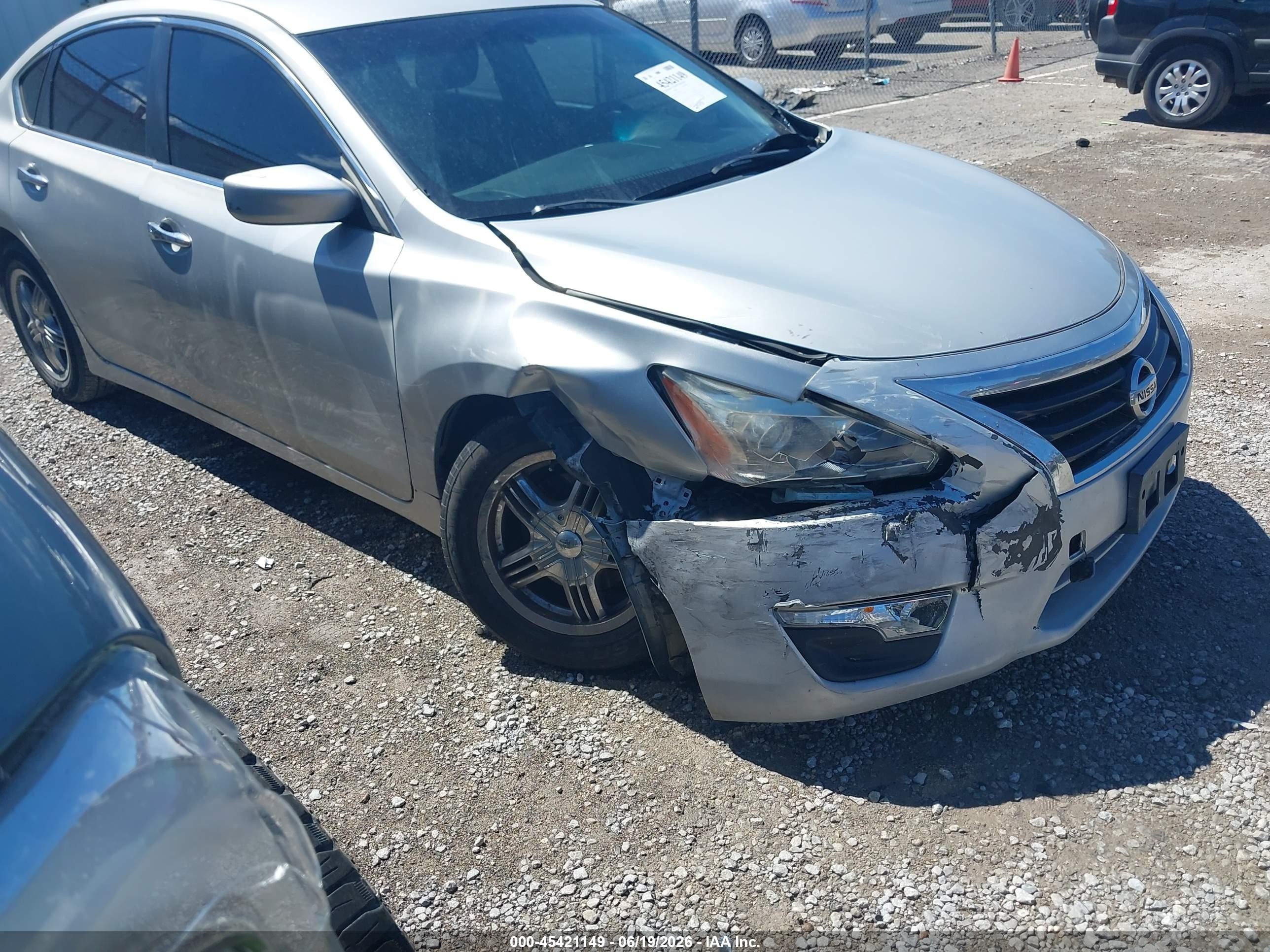 2013 Nissan Altima 2.5 S Silver vin: 1N4AL3AP1DC268316