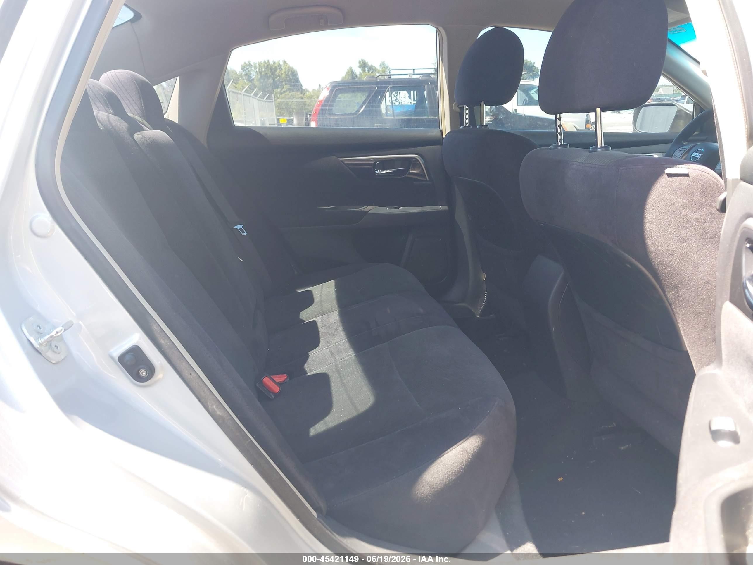 2013 Nissan Altima 2.5 S Silver vin: 1N4AL3AP1DC268316