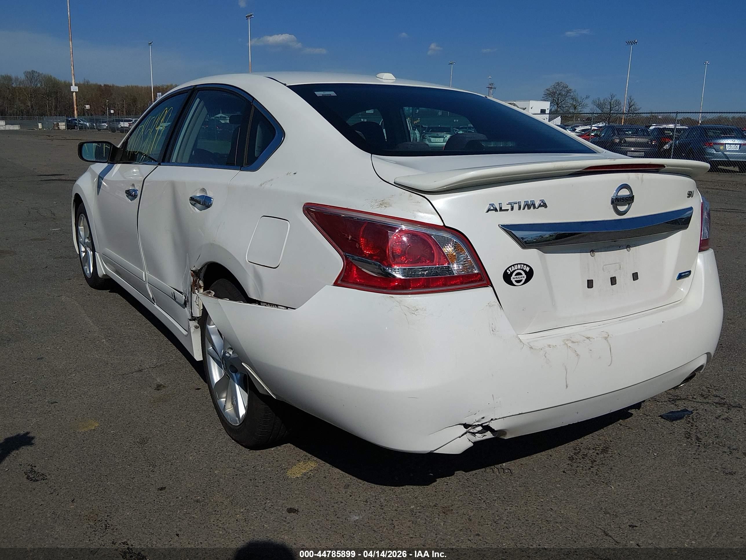 2013 Nissan Altima 2.5 Sv White vin: 1N4AL3AP1DC270096